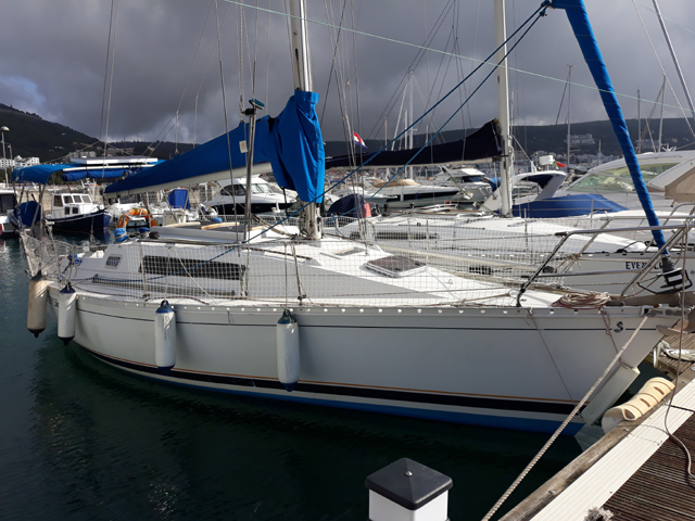 Beneteau First 305